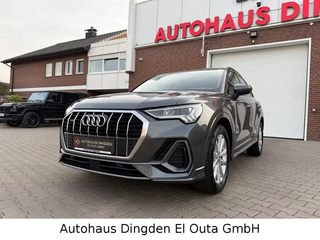 Main__Slider__Photo:Audi Q3 40 TFSI quattro S Line 03/2022-0