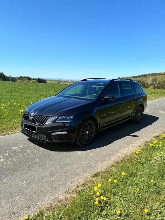 Main__Slider__Photo:Skoda Octavia 2.0 TSI DSG RS Combi RS 05/2018-1