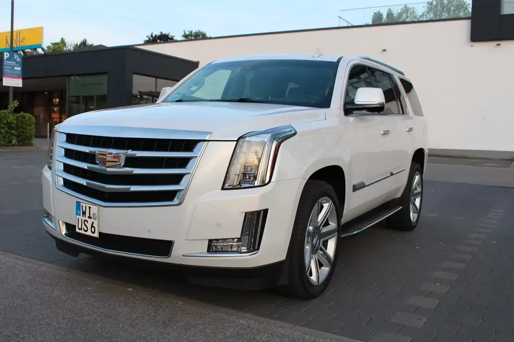 Main__Slider__Photo:Cadillac Escalade 6.2 V8 Premium Autom. Premium 01/2016-1