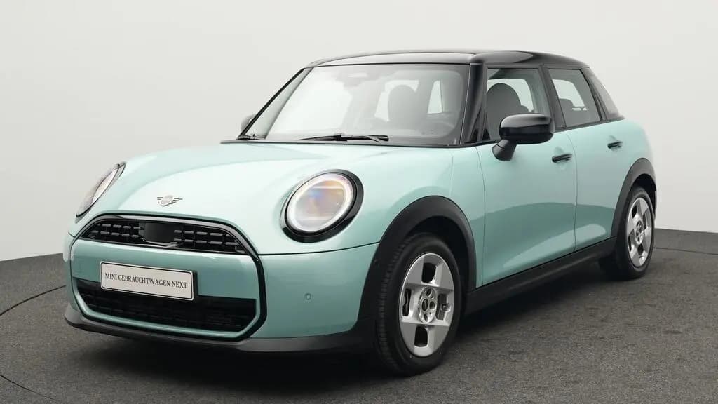 Main__Slider__Photo:MINI Cooper C 5-Türer 02/2025-0