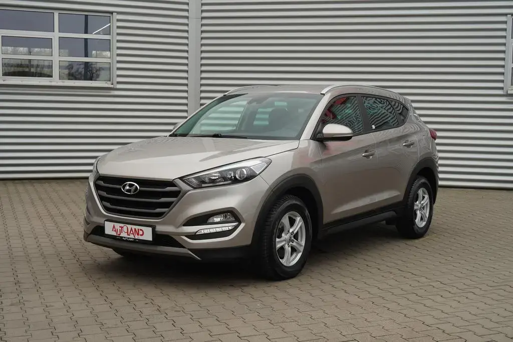 Main__Slider__Photo:Hyundai TUCSON 1.6 T-GDI Intro Edition 4WD Navi Kamera 06/2016-1