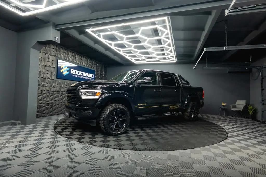 Main__Slider__Photo:Dodge RAM 5.7 V8 GOLD EDITION OFFROAD 4x4 UNFALLFREI 09/2023-0