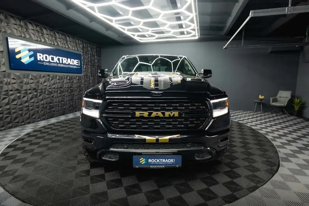 Main__Slider__Photo:Dodge RAM 5.7 V8 GOLD EDITION OFFROAD 4x4 UNFALLFREI 09/2023-1