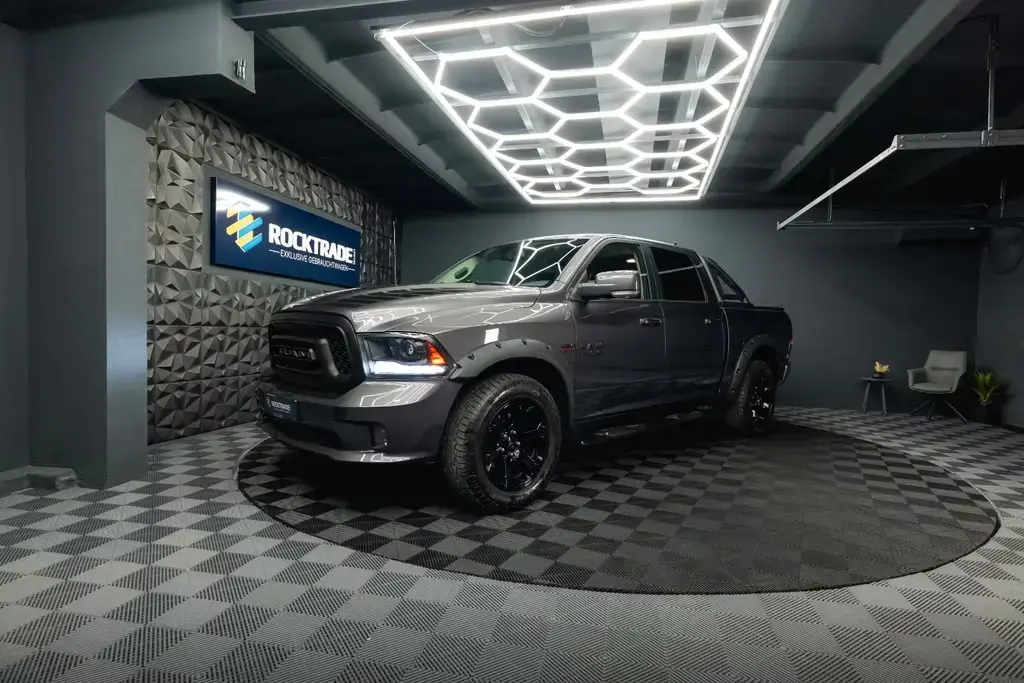 Main__Slider__Photo:Dodge RAM 5.7 V8 HEMI 4x4 Sport LARAMIE NightPaket 19% 07/2017-1
