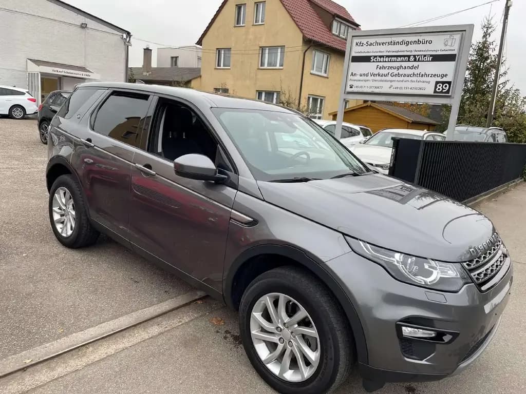 Main__Slider__Photo:Land Rover Discovery Sport SE AWD Neuwertig org. 31 Tkm Pan 05/2019-0