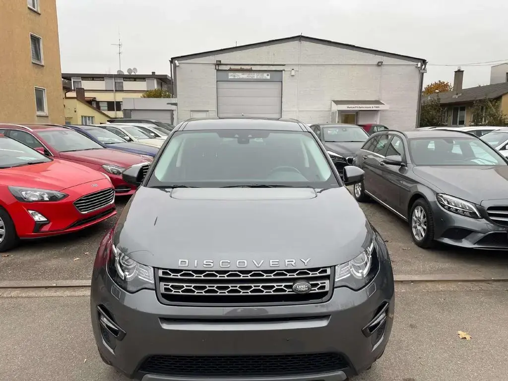 Main__Slider__Photo:Land Rover Discovery Sport SE AWD Neuwertig org. 31 Tkm Pan 05/2019-1