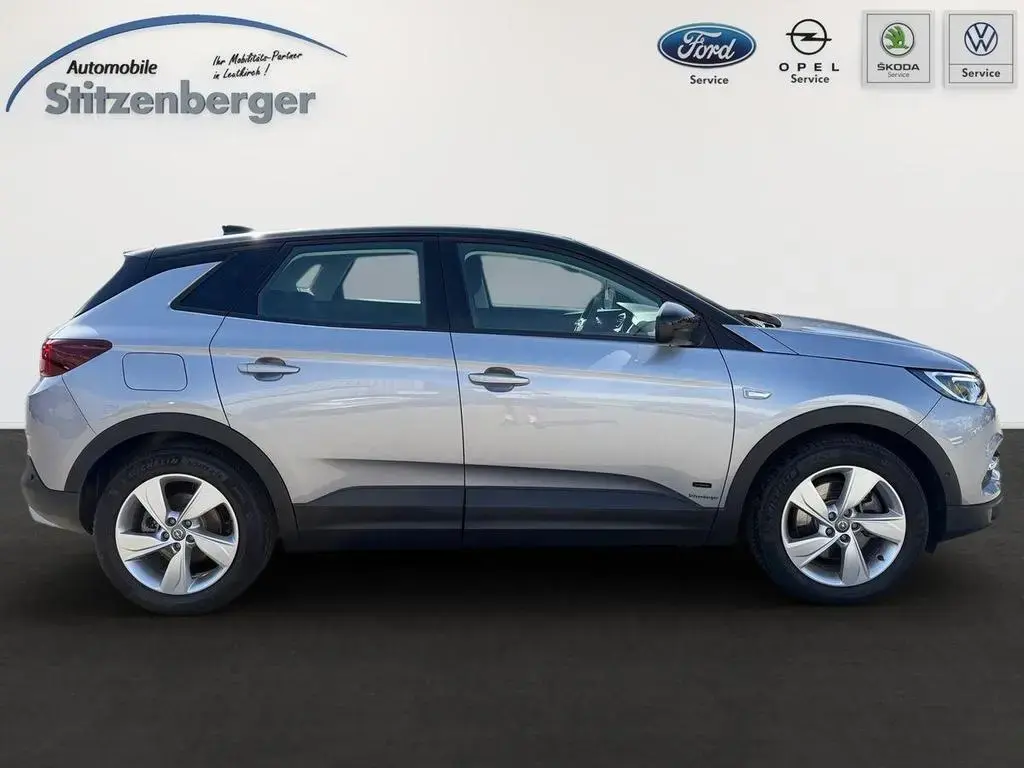 Main__Slider__Photo:Opel Grandland Elegance 1.6 PHEV *AHK*RFK*SHZ*NAVI* 02/2021-1