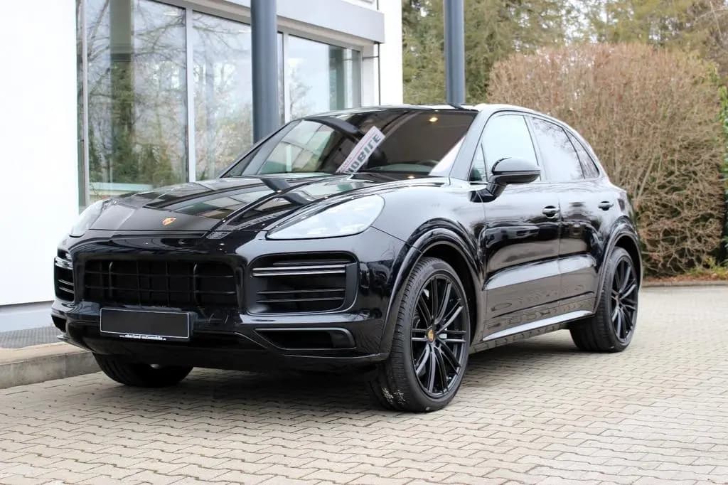 Main__Slider__Photo:Porsche Cayenne Turbo , Approved 04/2027, 03/2019-0