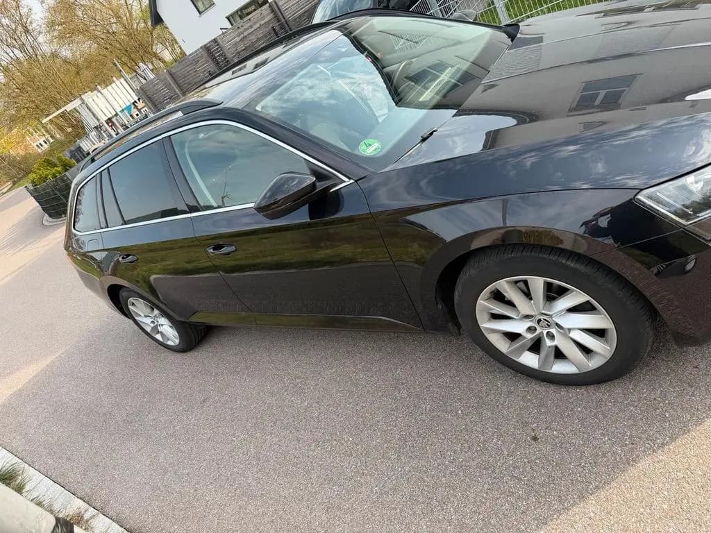 Main__Slider__Photo:Skoda Superb Kombi | 1.8 TSI 10/2018-0