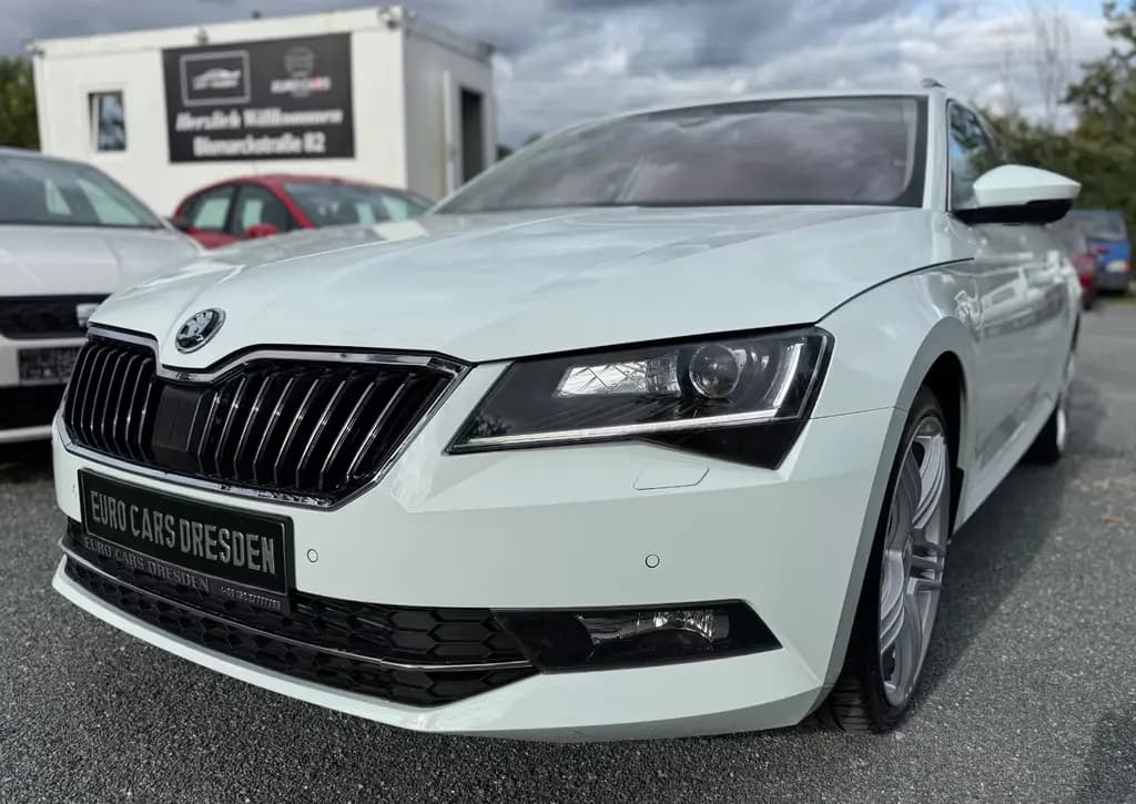 Main__Slider__Photo:Skoda Superb 2.0 TSI 162kW Green tec DSG L&K Combi 08/2016-0