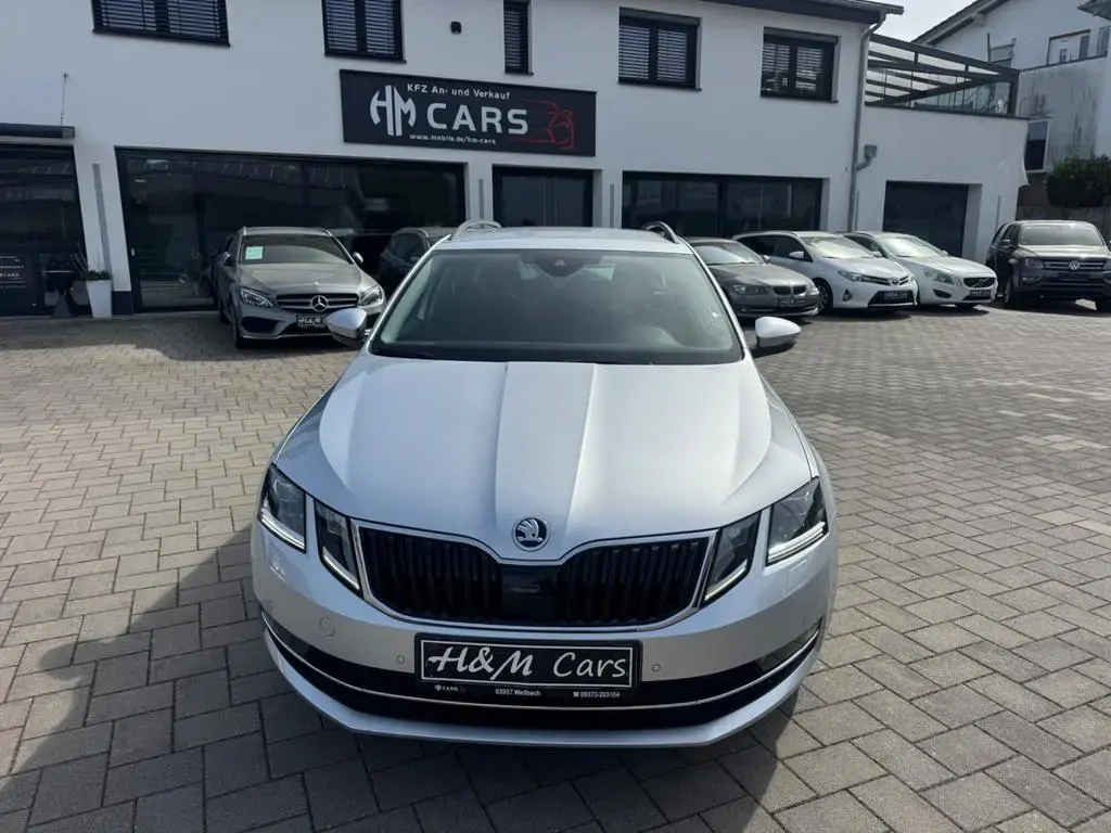 Main__Slider__Photo:Skoda Octavia Combi Style/Aut/LED/ACC 09/2017-1