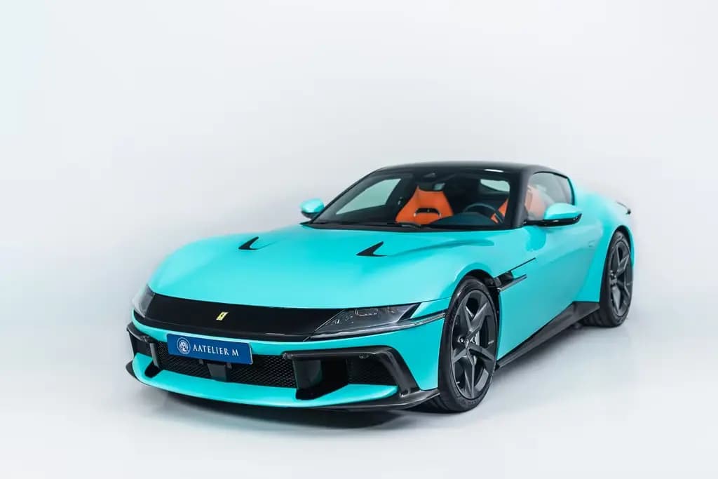 Main__Slider__Photo:Ferrari 12Cilindri - Carbon, Garantie, Tiffany 11/2025-0
