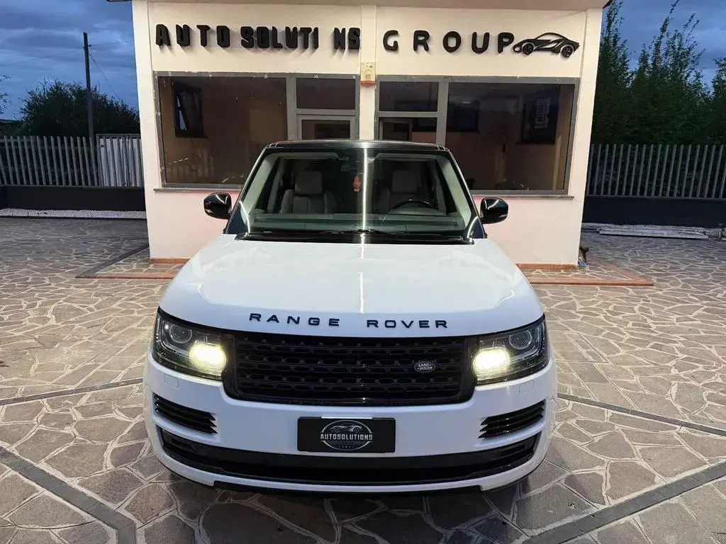 Main__Slider__Photo:Land Rover Range Rover Rover Vogue 3.0TDV6 black editi 10/2015-1