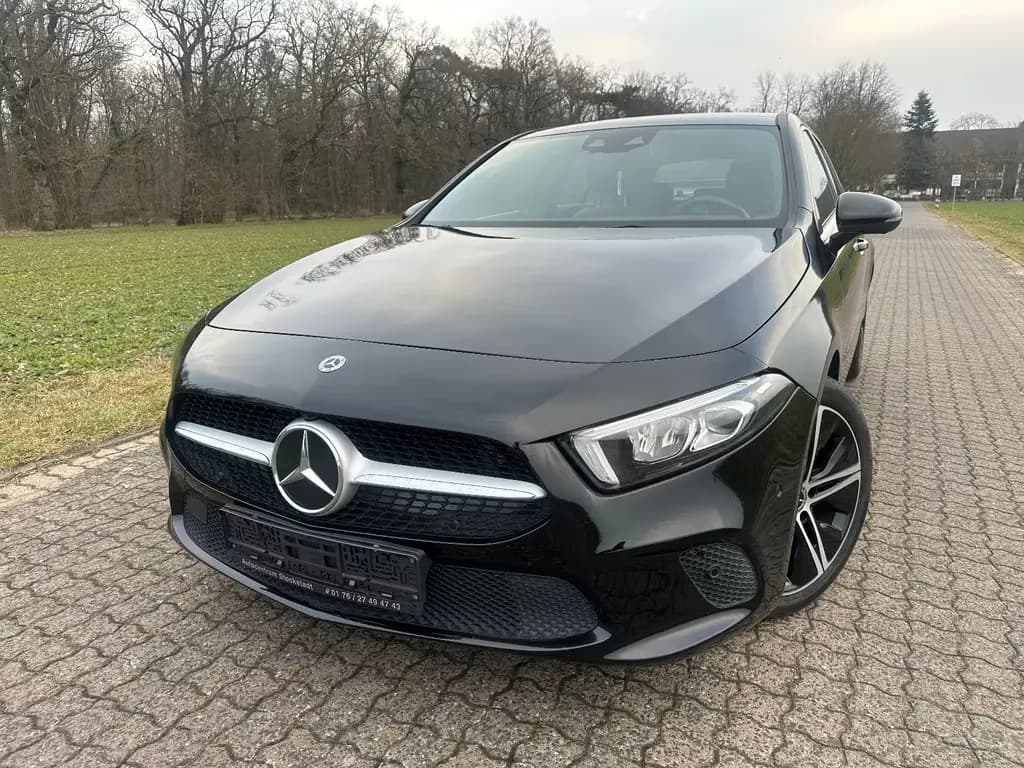 Main__Slider__Photo:Mercedes-Benz A 200 Progressive Pano Navi Kamera LED 11/2018-0
