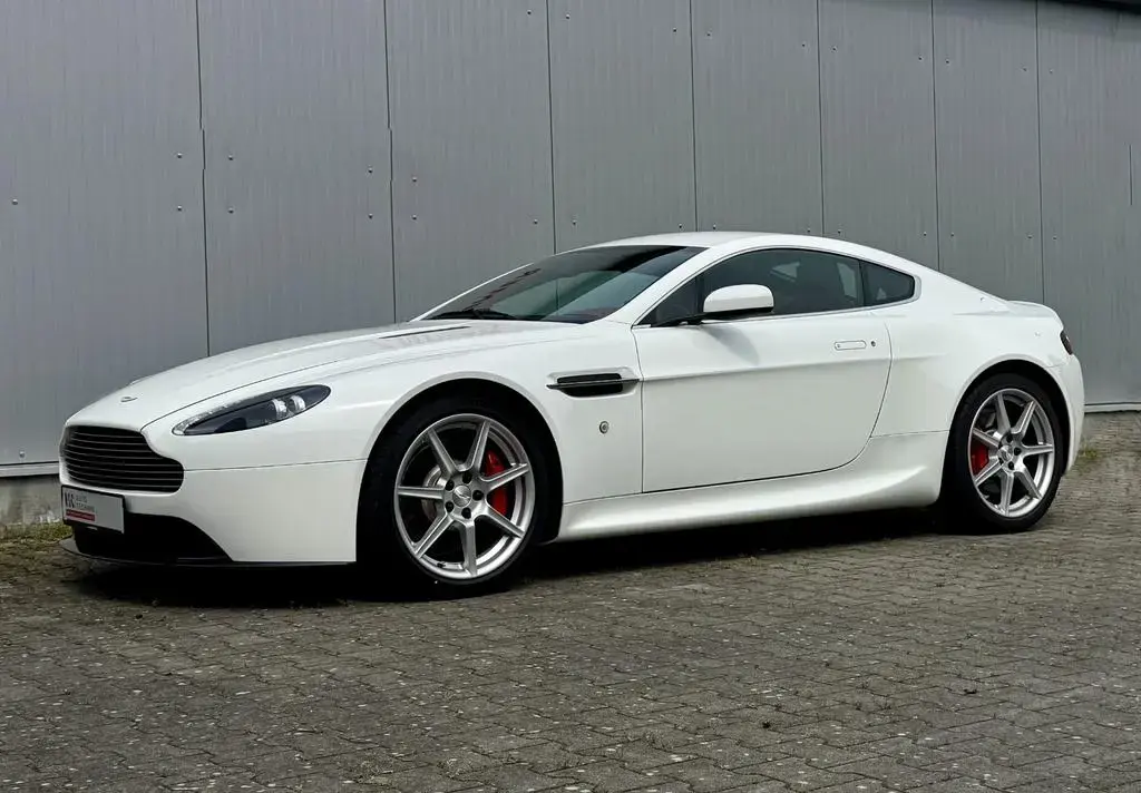 Main__Slider__Photo:Aston Martin V8 Vantage 4.3l Sportshift Leder Bordeaux 08/2008-1