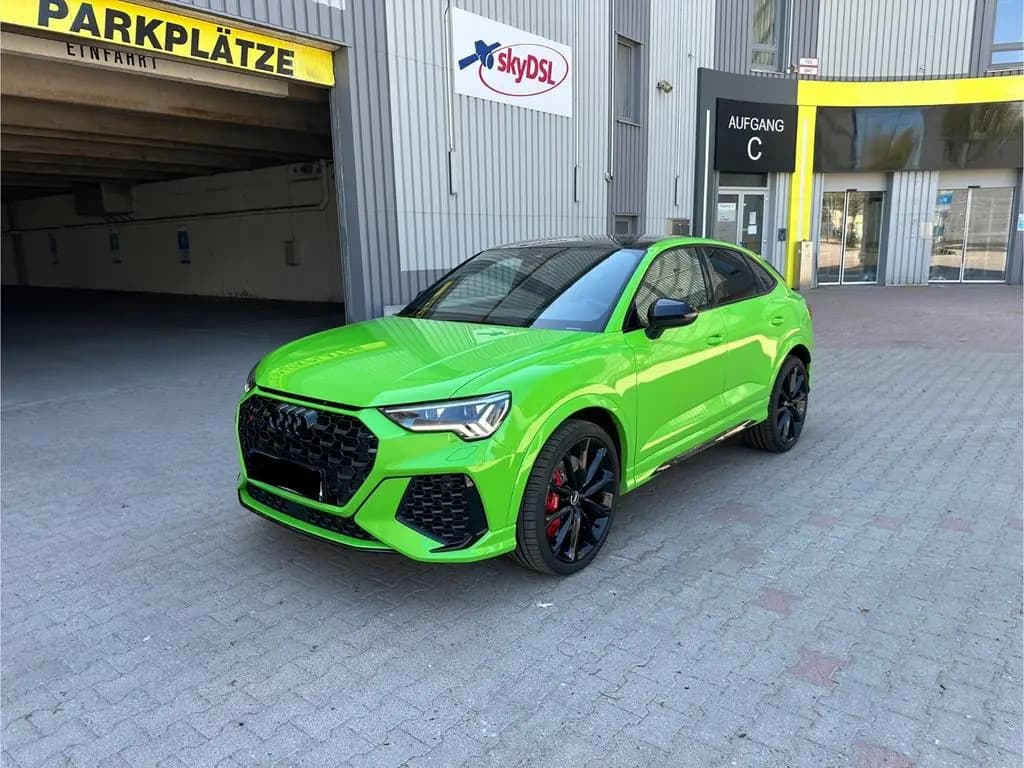 Main__Slider__Photo:Audi RSQ3 2.5 TFSI S tronic quattro - VOLLAUSSTATTUNG 08/2021-0