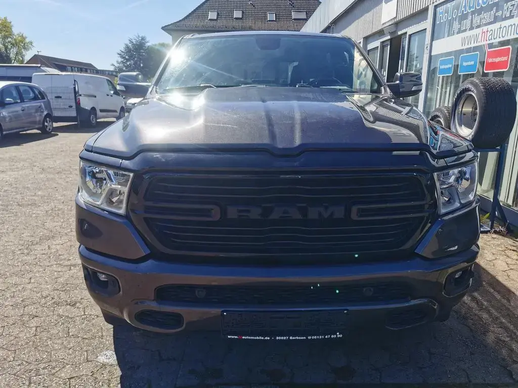 Main__Slider__Photo:Dodge RAM 1500 Bighorn-AHK-Leder-Kamera-PDC 07/2020-1