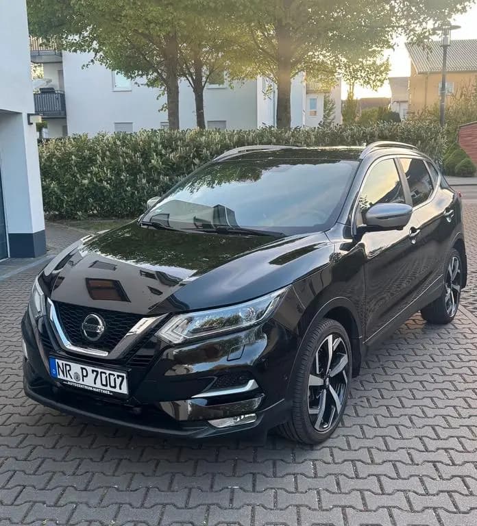 Main__Slider__Photo:Nissan Qashqai Tekna+ Automatik | BOSE | P... 09/2018-0