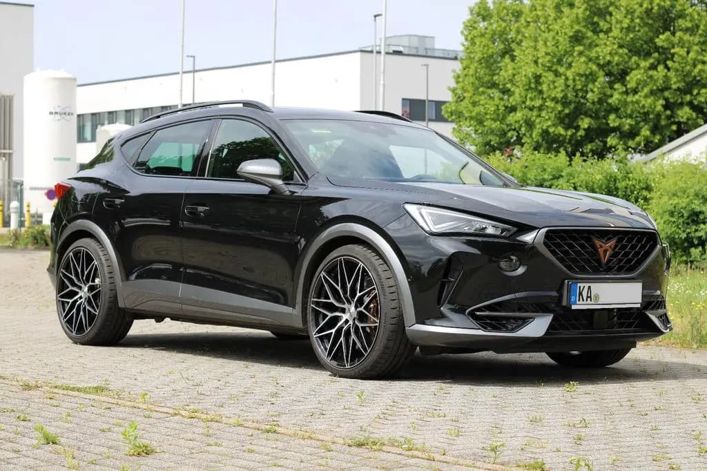 Main__Slider__Photo:Cupra Formentor VZ 310 PS 2x 20 Brembo H&R-3cm Pano 06/2022-0