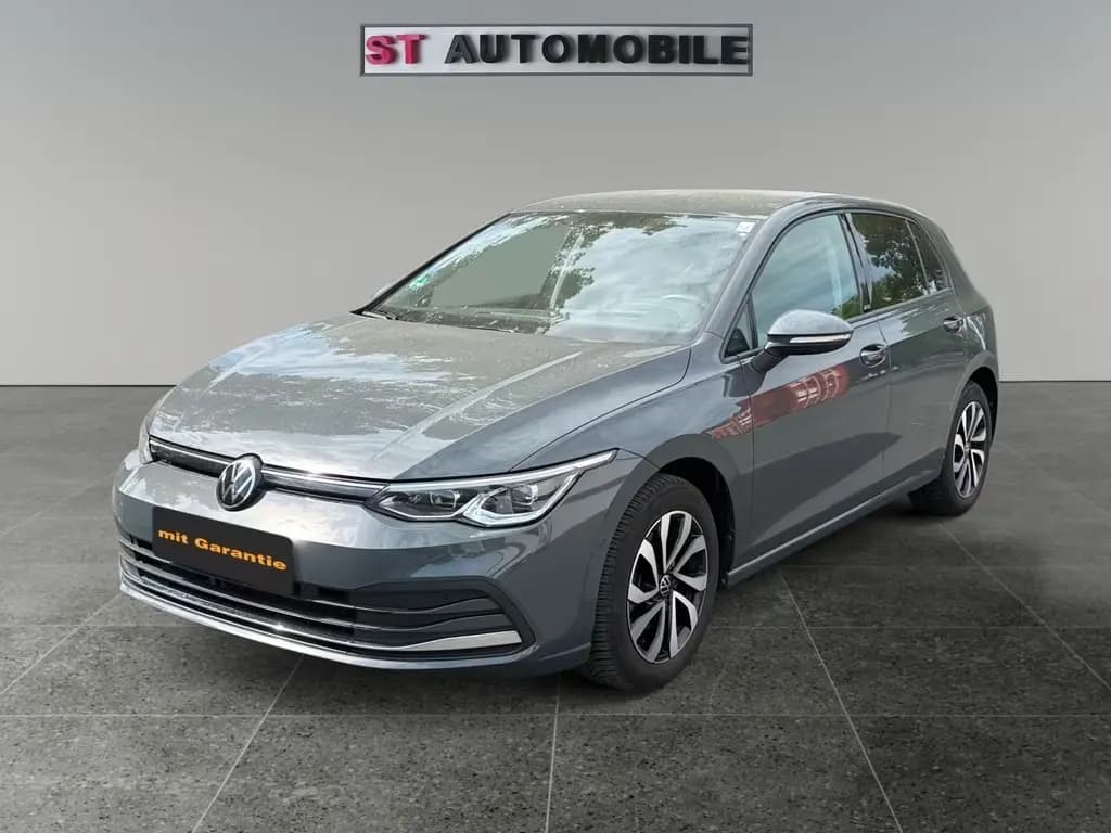 Main__Slider__Photo:Volkswagen Golf VIII Lim. Active 1.5.-Kamera-HUD-Navi 01/2023-0