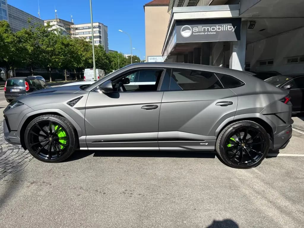 Main__Slider__Photo:Lamborghini Urus S Pano Massage 23´ Carbon B&O 06/2024-0
