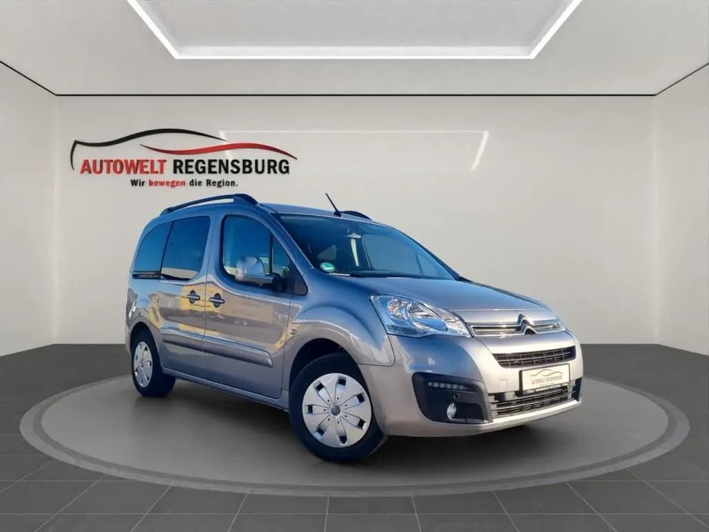 Main__Slider__Photo:Citroën Berlingo Kombi Shine Klima Navi Einparkhilfe 06/2018-0