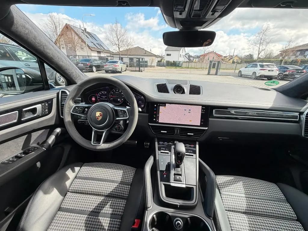 Main__Slider__Photo:Porsche Cayenne 08/2023-0
