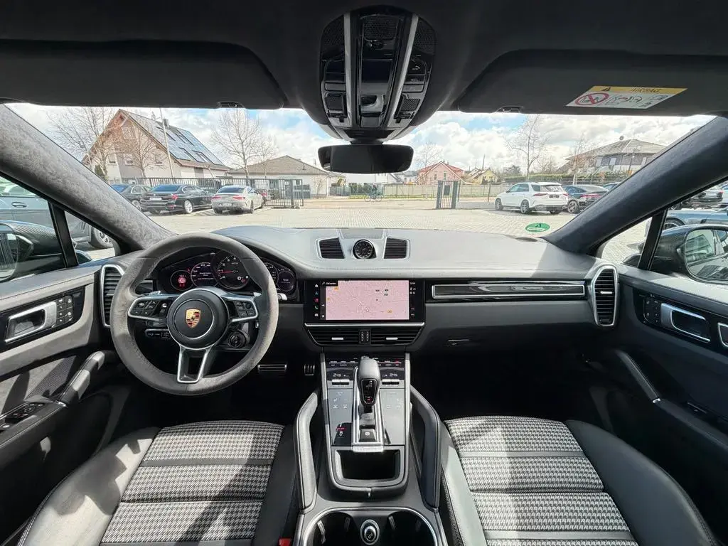 Main__Slider__Photo:Porsche Cayenne 08/2023-1