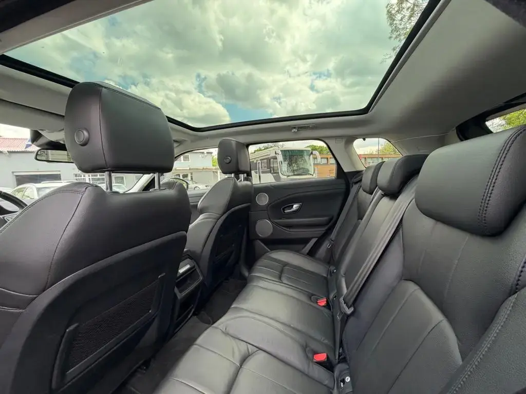 Main__Slider__Photo:Land Rover Range Rover Rover Evoque SE/ R-DYNAMIC/ KAMERA/ PANO 02/2019-1