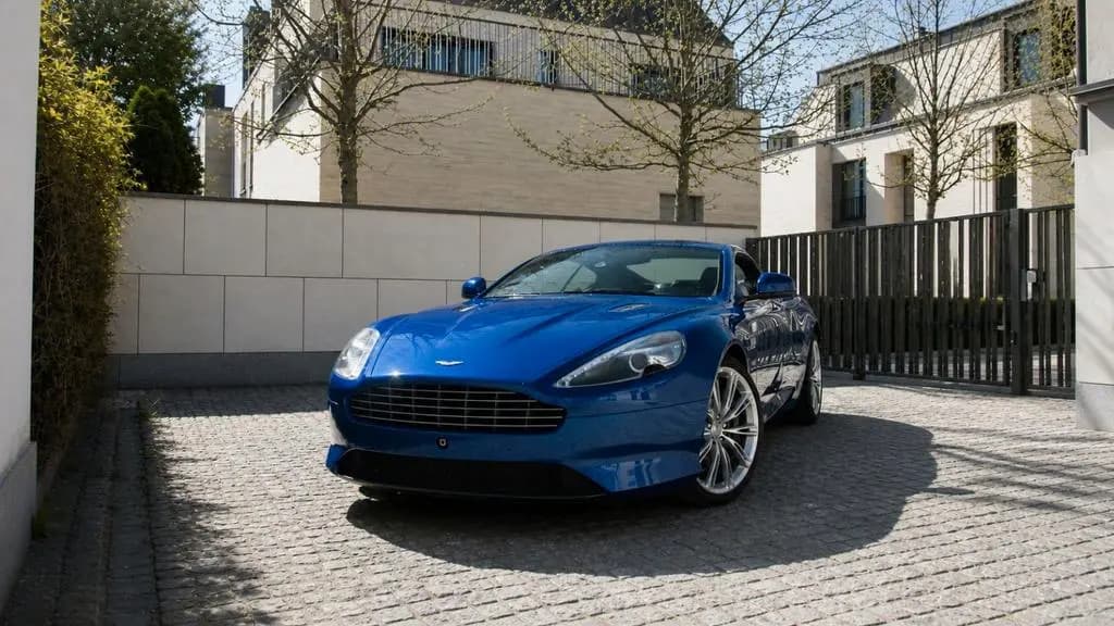 Main__Slider__Photo:Aston Martin Virage Coupé Touchtronic - 01/2012-0