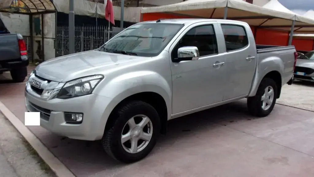 Main__Slider__Photo:Isuzu D-Max 2.5 Crew Cab Quasar A/T 4WD 09/2012-1