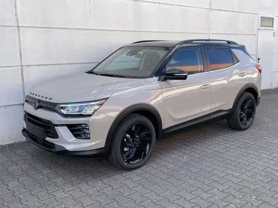 Main__Slider__Photo:Ssangyong Korando 1.5 T-GDI 2WD AT Nomad Plus Alu19 Ledr D null-1