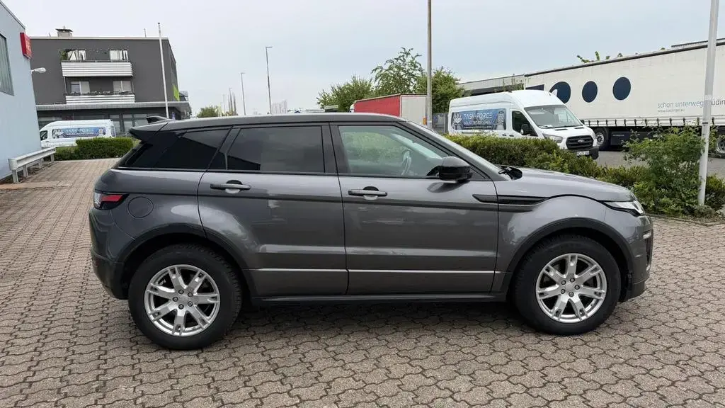 Main__Slider__Photo:Land Rover Range Rover Rover Evoque SE Dynamic AHK PDC KLMA PANO 04/2016-1