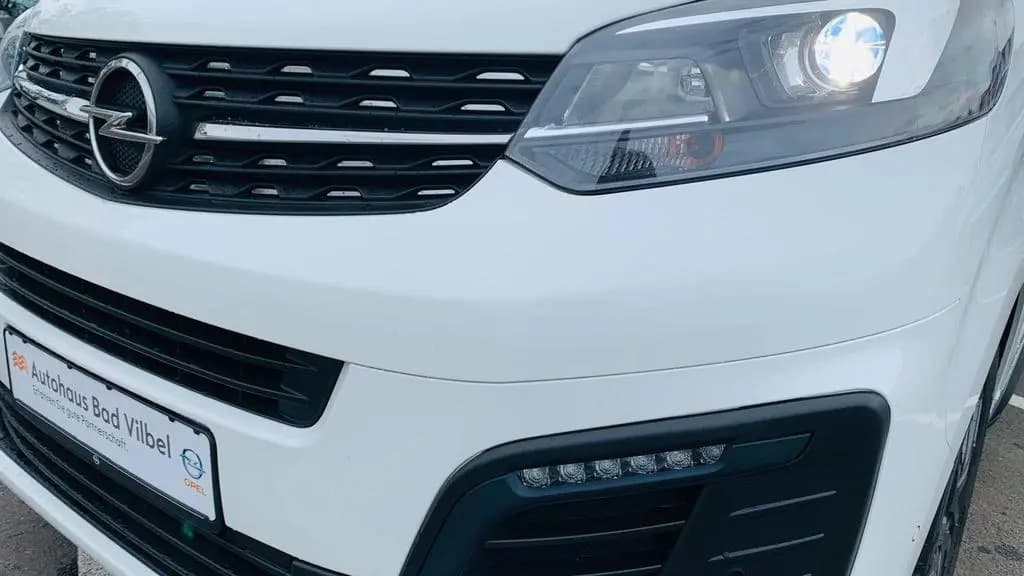 Main__Slider__Photo:Opel Zafira Life Inno S Leder PDach ACC Standhz Massa 06/2019-0
