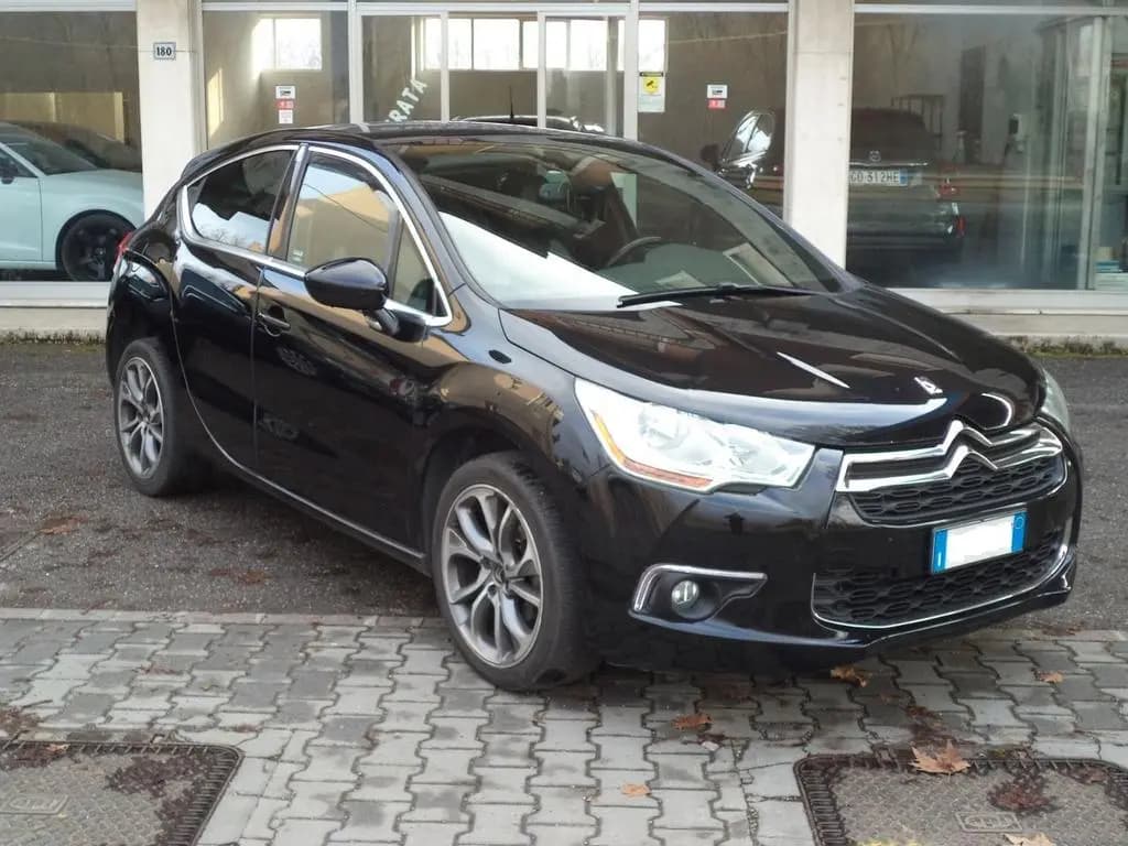 Main__Slider__Photo:DS Automobiles DS4 Ds DS4 4 1.6 e-HDi 115 So Chic AUTOMATICA CERCHI 11/2014-0
