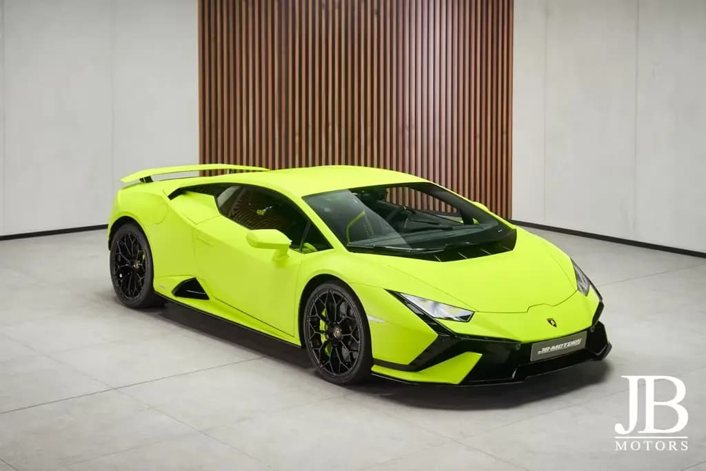 Main__Slider__Photo:Lamborghini Huracán Tecnica 60ani Carbon Lift Racing Seats 01/2024-0