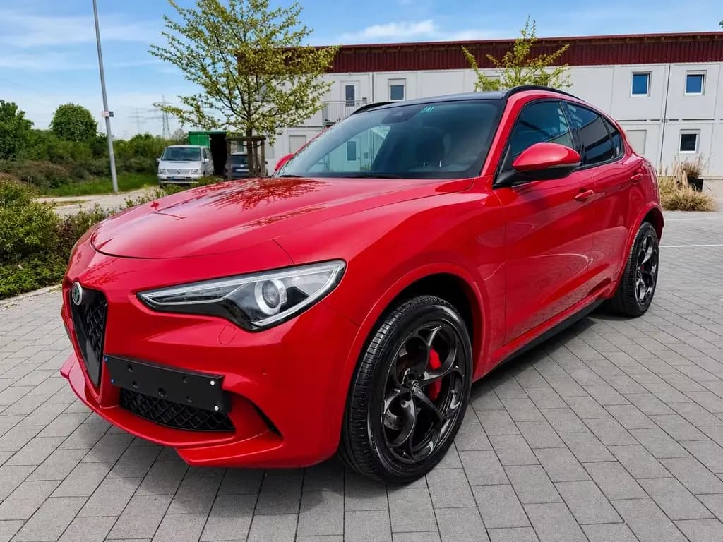 Main__Slider__Photo:Alfa Romeo Stelvio Quadrifoglio Q4 LEDER I XEN I ALU I KAM 04/2018-0