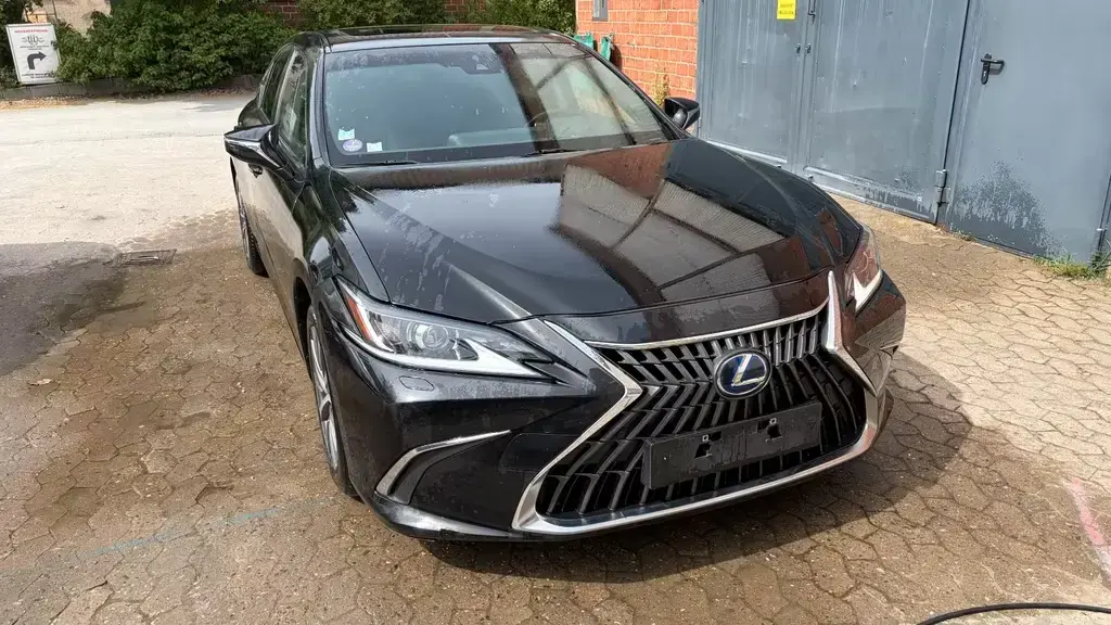 Main__Slider__Photo:Lexus ES 300 300h Business Line Automatik Business... 11/2020-1