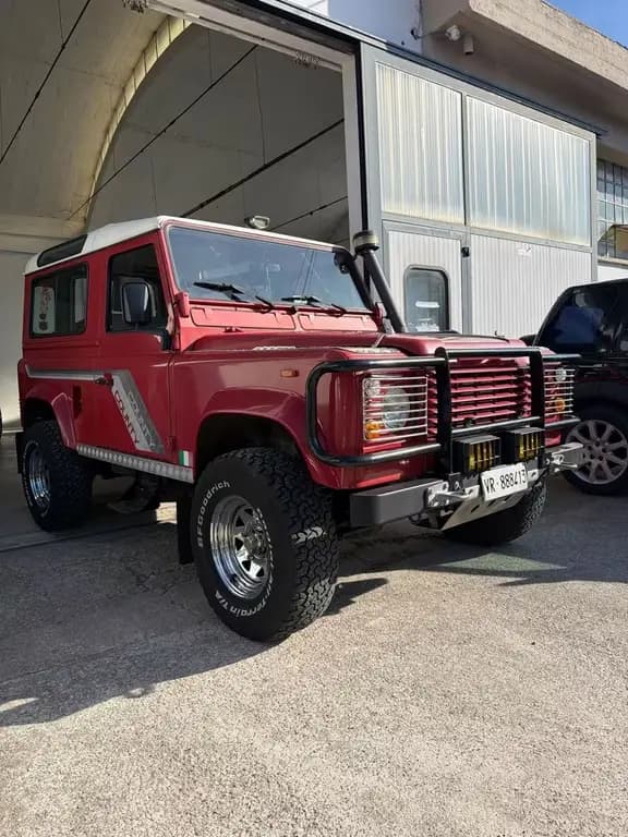 Main__Slider__Photo:Land Rover Defender 90 turbodiesel Hard-top 05/1989-0