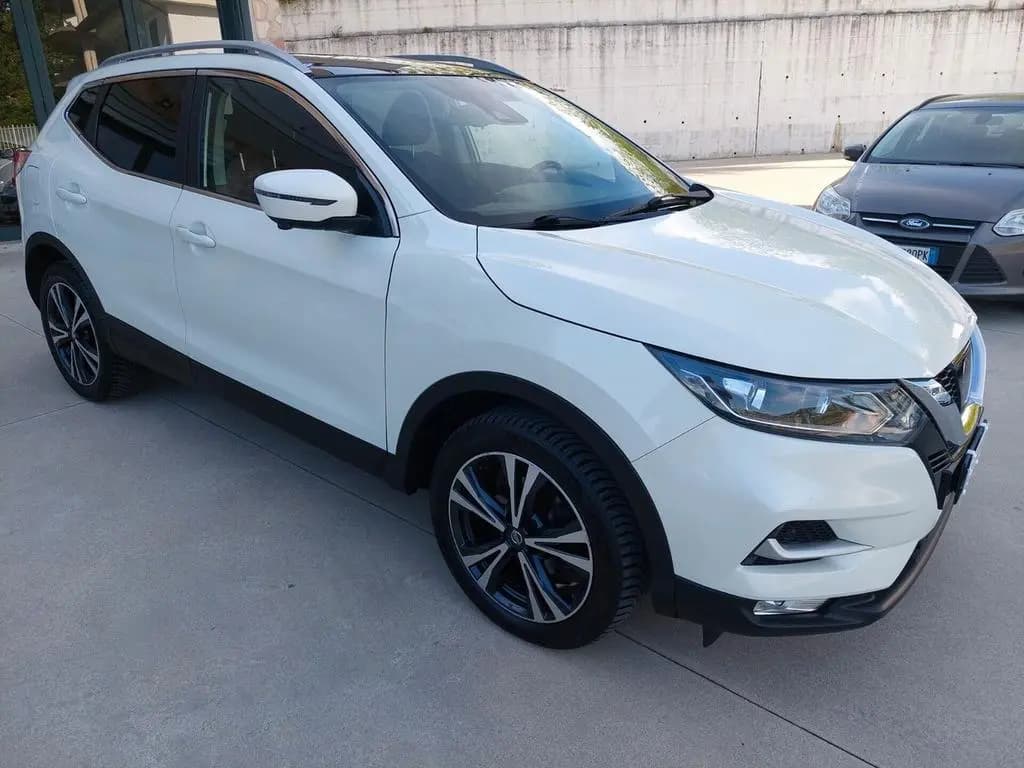 Main__Slider__Photo:Nissan Qashqai 1.6 dCi 131CV STRA FULL NUOVISSIM 02/2018-0