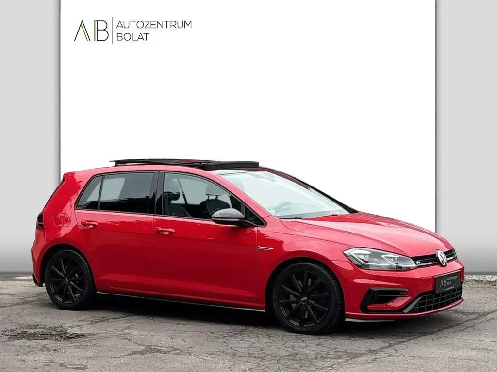 Main__Slider__Photo:Volkswagen Golf VII R°LEDER°NAVI°KAMERA°SCHIEBEDACH° 07/2017-1