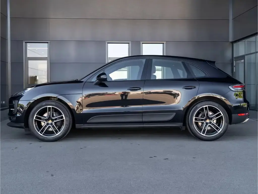 Main__Slider__Photo:Porsche Macan Luftfederung BOSE ACC Spurwechsel 20'' 09/2020-1