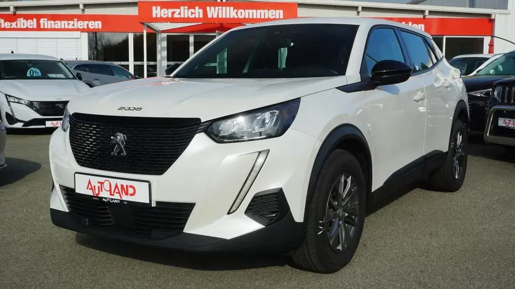 Main__Slider__Photo:Peugeot 2008 1.2 PureTech LED Tempomat Kamera 06/2023-1