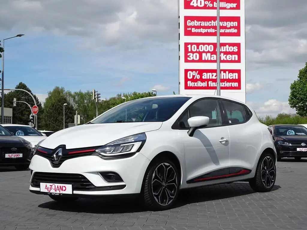 Main__Slider__Photo:Renault Clio 1.3 TCE Intens LED Navi Kamera Sitzheizung 01/2018-1