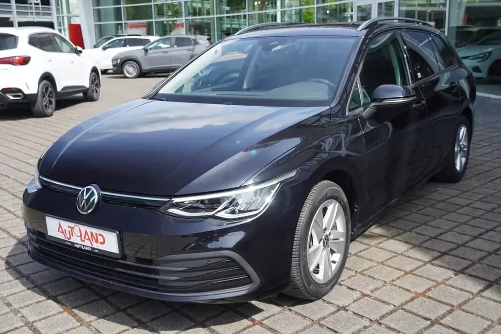 Main__Slider__Photo:Volkswagen Golf Variant 1.0 eTSI DSG Life LED ACC AHK Navi 02/2021-0