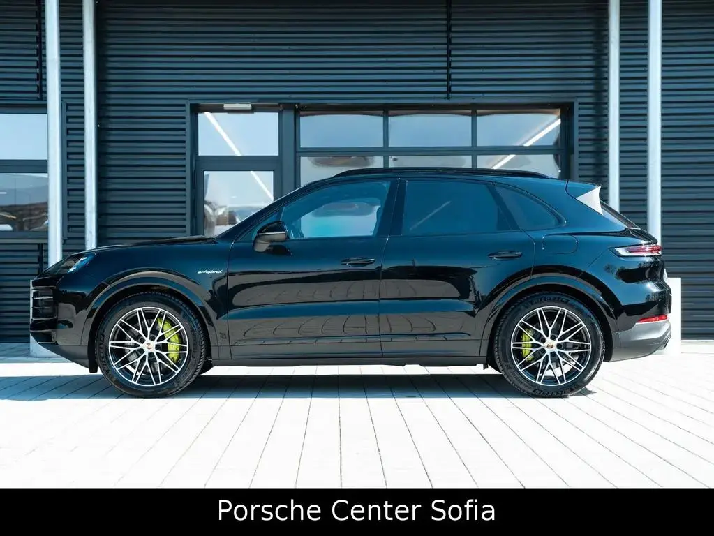 Main__Slider__Photo:Porsche Cayenne E-Hybrid 05/2024-1