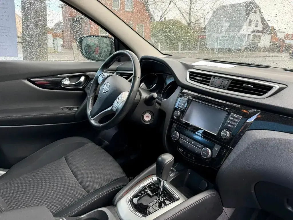 Main__Slider__Photo:Nissan Qashqai 1,2l Bezin automatisch 12/2016-1