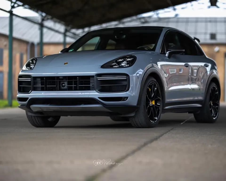 Main__Slider__Photo:Porsche Cayenne Coupe Turbo GT °Approved 03.2027° 03/2023-0