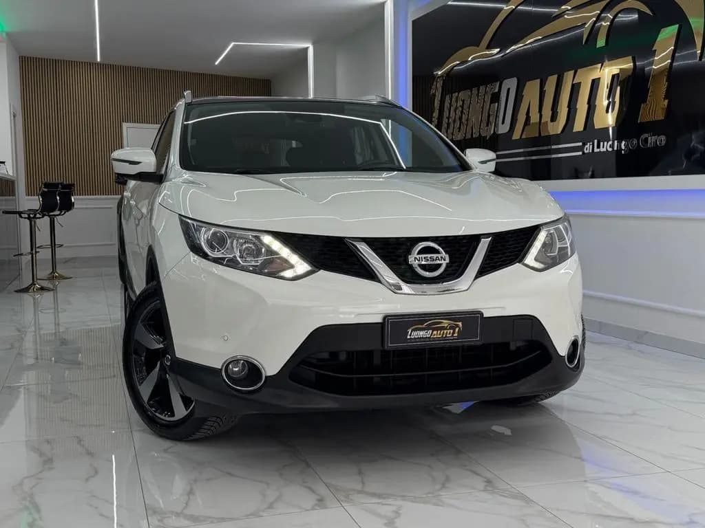 Main__Slider__Photo:Nissan Qashqai 1.5 dCi Tekna IPER Full 02/2015-0