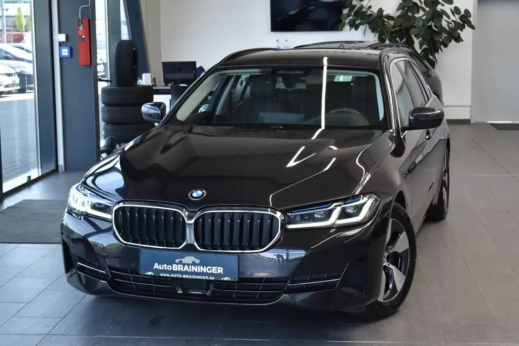 Main__Slider__Photo:BMW 520 d Touring Autom. Laser~LiveCo~Leder~HuD~360° 03/2021-0